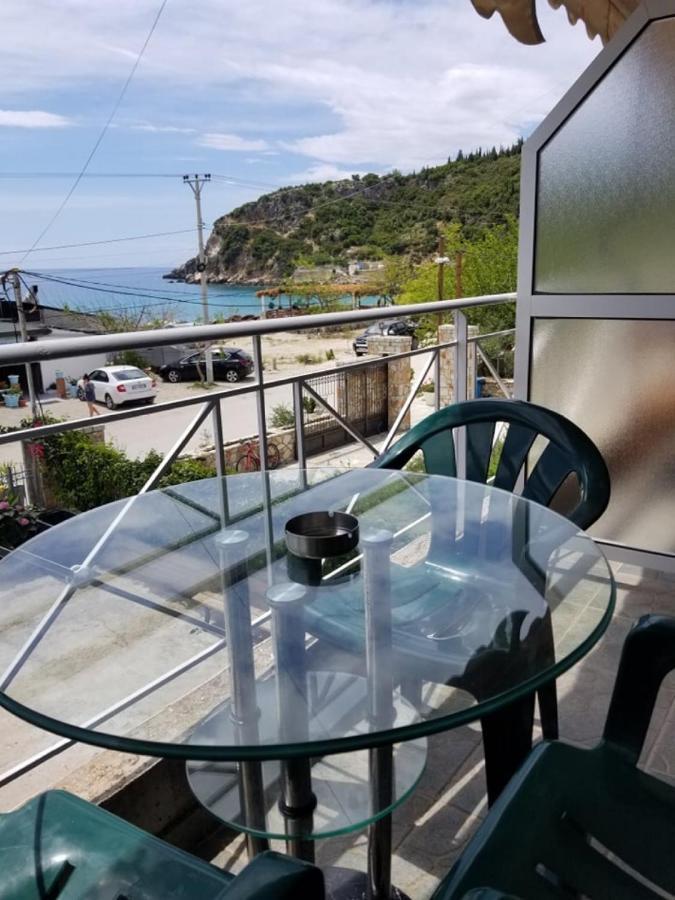 Irini Boutique Rooms!!! Himarë Exterior foto