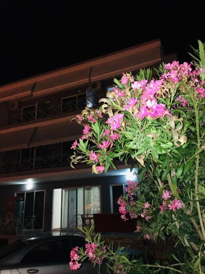 Irini Boutique Rooms!!! Himarë Exterior foto
