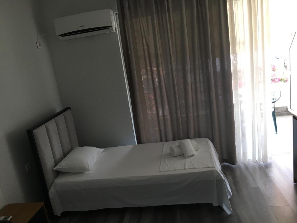 Irini Boutique Rooms!!! Himarë Exterior foto