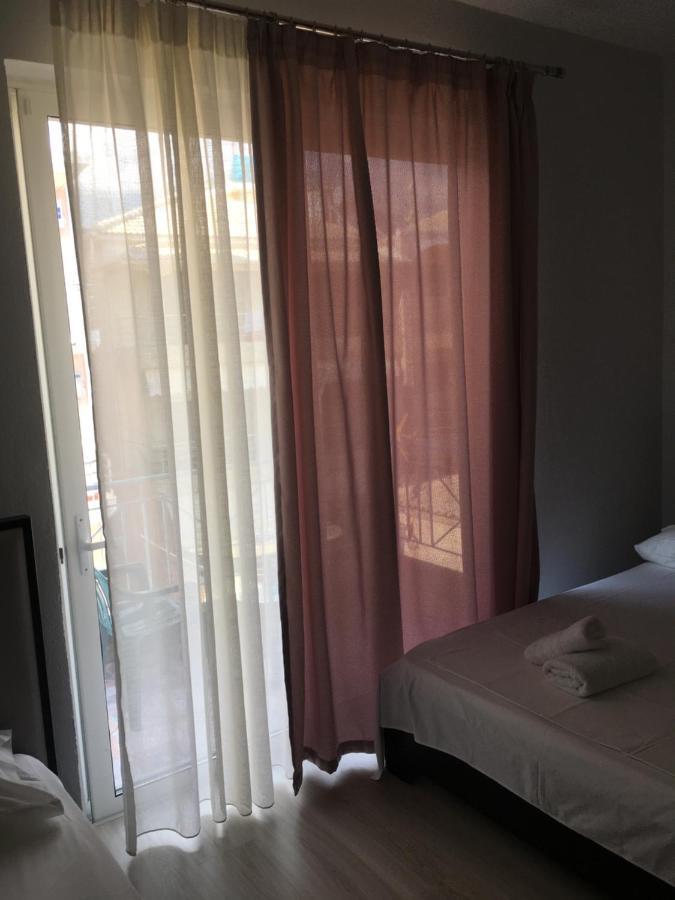 Irini Boutique Rooms!!! Himarë Exterior foto